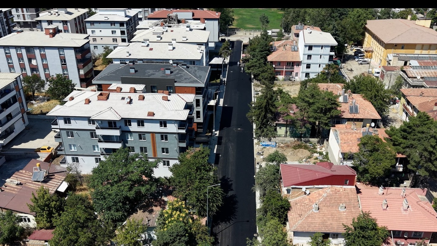 Sıcak asfalt serim çalışmalarımız aralıksız devam ediyor