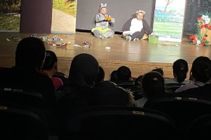 Belediyemizden Depremzede Çocuklar için Tiyatro gösterisi