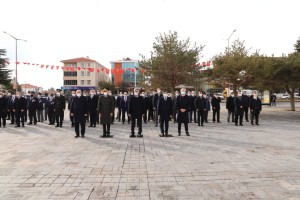Erzincan’ın Düşman İşgalinden Kurtuluşu’nun 103’üncü yıl dönümünü münasebetiyle Atatürk Anıtına çelenk sunuldu