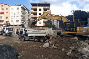 Erzincan Belediyesi Sel Felaketi Yaşanan Dereli'de Çalışmalara Destek Veriyor