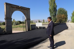 Hacı Hafız Mezarlığı yoluna sıcak asfalt döküldü