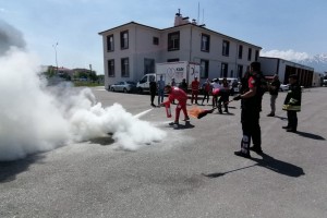 Türk Kızılay çalışanlarına yangın eğitimi