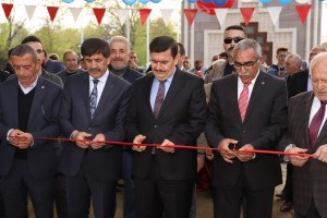 Erzincan Belediyesi İl Yerel Ticaret Fuarı Açıldı