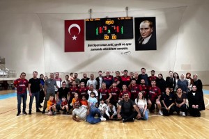 Erzincan Belediyesi İtfaiye Müdürlüğü Voleybol Takımı adını Yarı Finale yazdırdı
