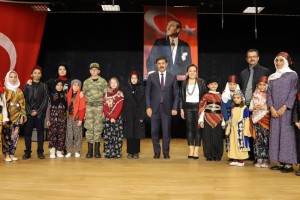 Erzincan Belediyesi Çocuk Tiyatrosundan Anlamlı Program 