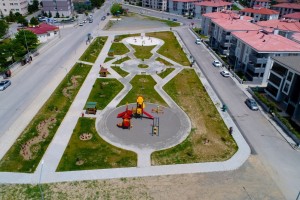 Erzincan Belediyesi daha yeşil bir Erzincan için şehir genelinde çalışmalarını hummalı bir şekilde sürdürüyor. 