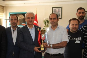 Kurumlar Arası Futbol Turnuvasının Şampiyonu Erzincan Belediye Spor Oldu