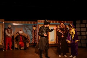 Erzincan Belediyesi Şehir Tiyatrosu Yeni Bir Eser İçin Provalarını Sürdürüyor