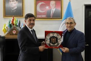 Kütahya Belediye Başkanı Alim Işık Erzincan Belediyesi'ni ziyaret etti