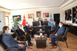 Muhtarlar günü münasebetiyle Erzincan Belediye Başkanı Bekir Aksun’a Muhtarlardan Ziyaret