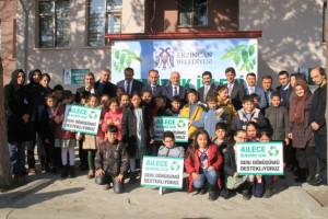 Erzincan Belediyesi Temizlik İşleri Müdürlüğü daha temiz bir Erzincan için, öğrencilere temizlik eğitimleri vermeye devam ediyor.