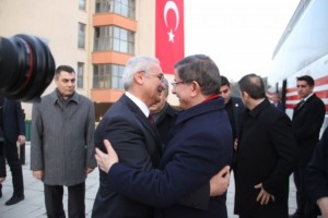 Başbakan Davutoğlu Erzincan Belediyesini Ziyaret Etti