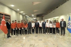 Milli Sporculardan Erzincan Belediyesi’ne ziyaret