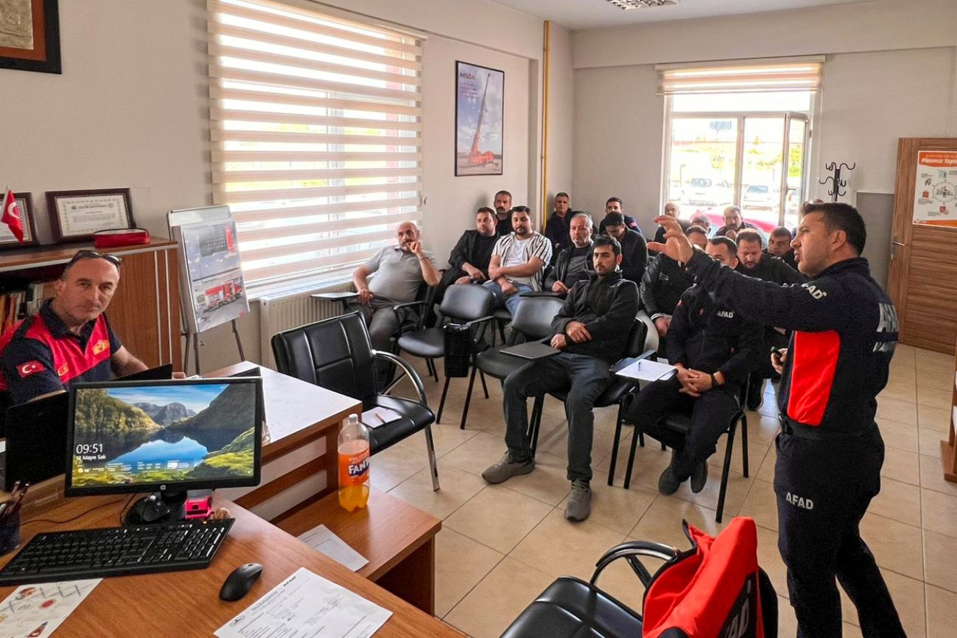 Belediyemiz İtfaiye Müdürlüğü personeline yönelik eğitim programları aralıksız devam ediyor