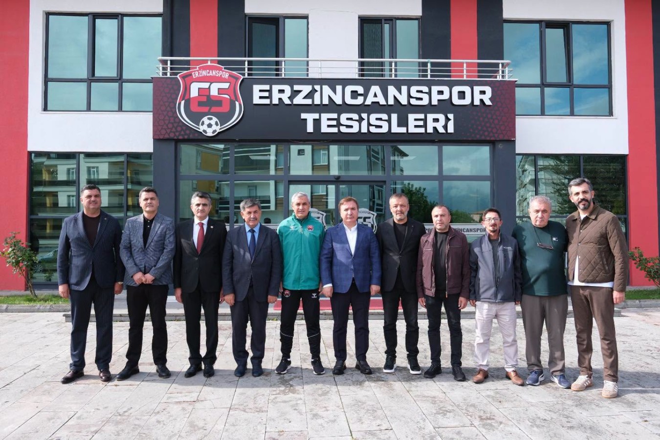Belediye Başkanımız Bekir Aksun, Erzincanspor tesislerine ziyarette bulundu