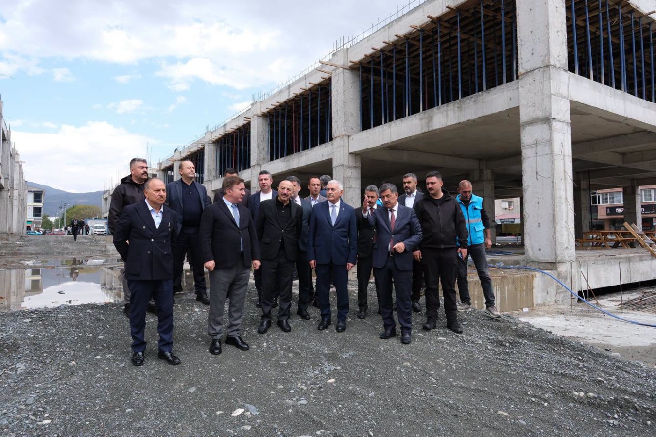 Merkez Çarşısı’nda devam eden çalışmalar yerinde incelendi